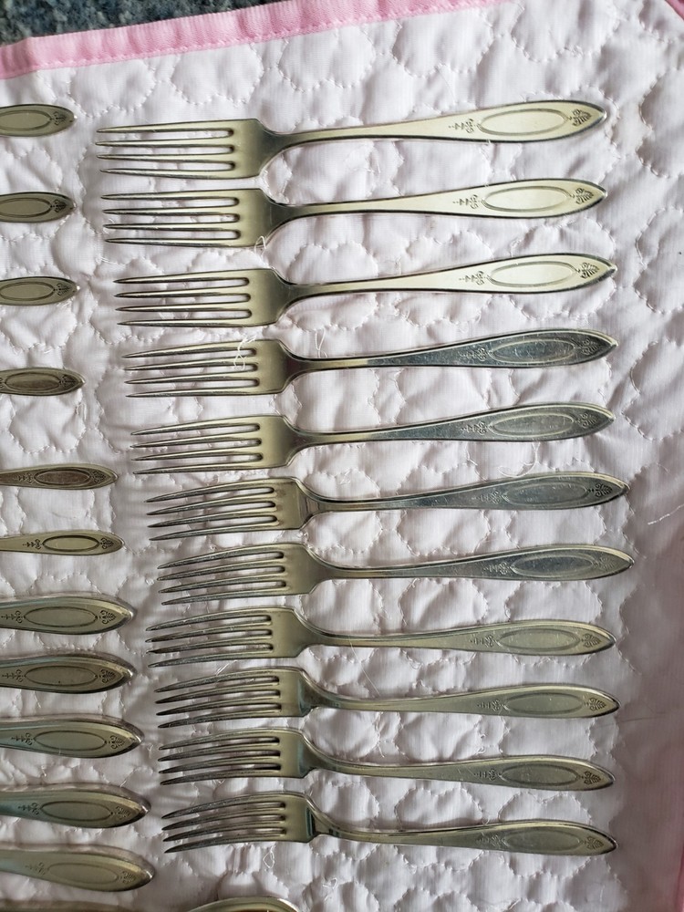 Vintage 35 pc Community Oneida Silver 1916 "Adam" Set - Silverplate Silverware