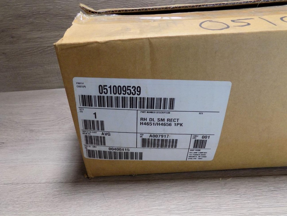 AVG 051009539 RH Headlight Assy