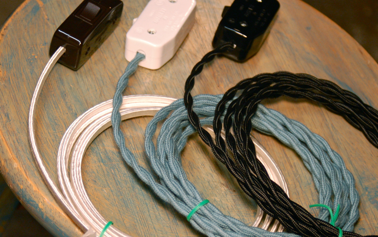 Inline Cord Switch - Leviton Rocker Style Feed Thru Switch, Lamp Wire Fans Light