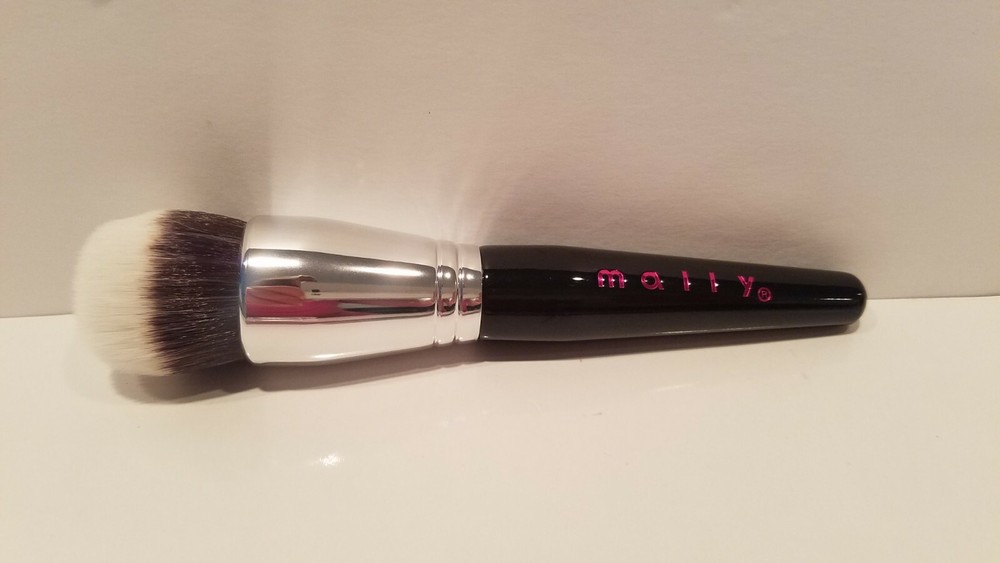 Mally ~ Powder Brush Full Size ~ SOLD OUT!!  RARE