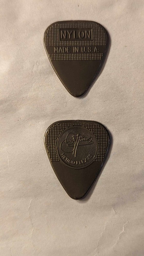 KISS GENE SIMMONS Herco Gripper GOLD Guitar Picks Pick Semi Colon Variant