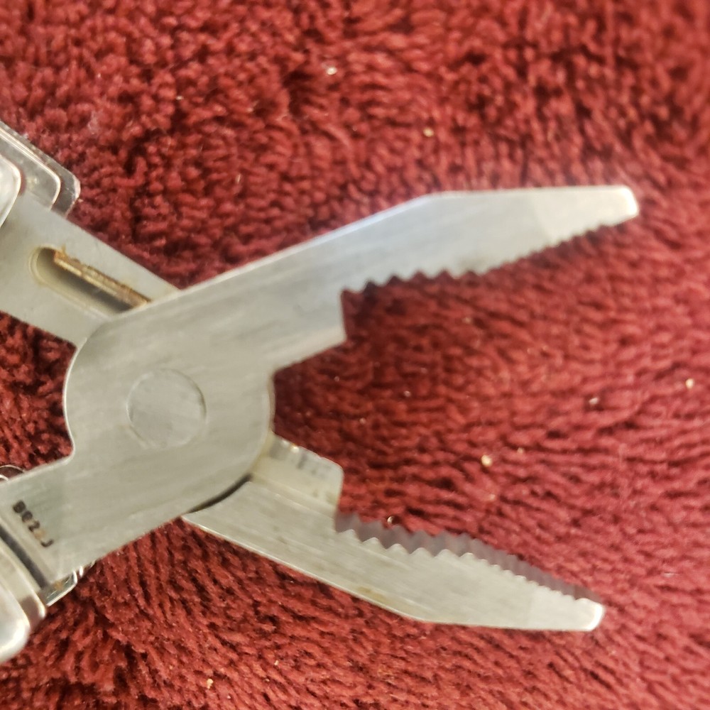 True utility Pocket Multi Tool BG22J