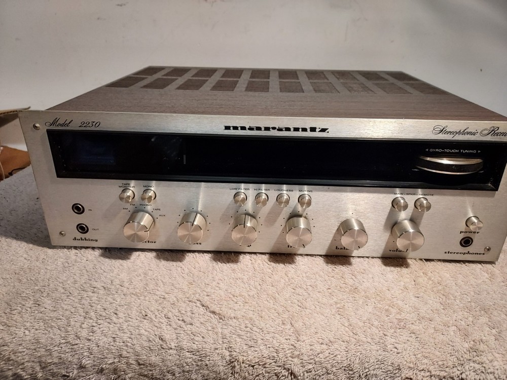 MARANTZ MODEL 2230-- NEAR MINT--