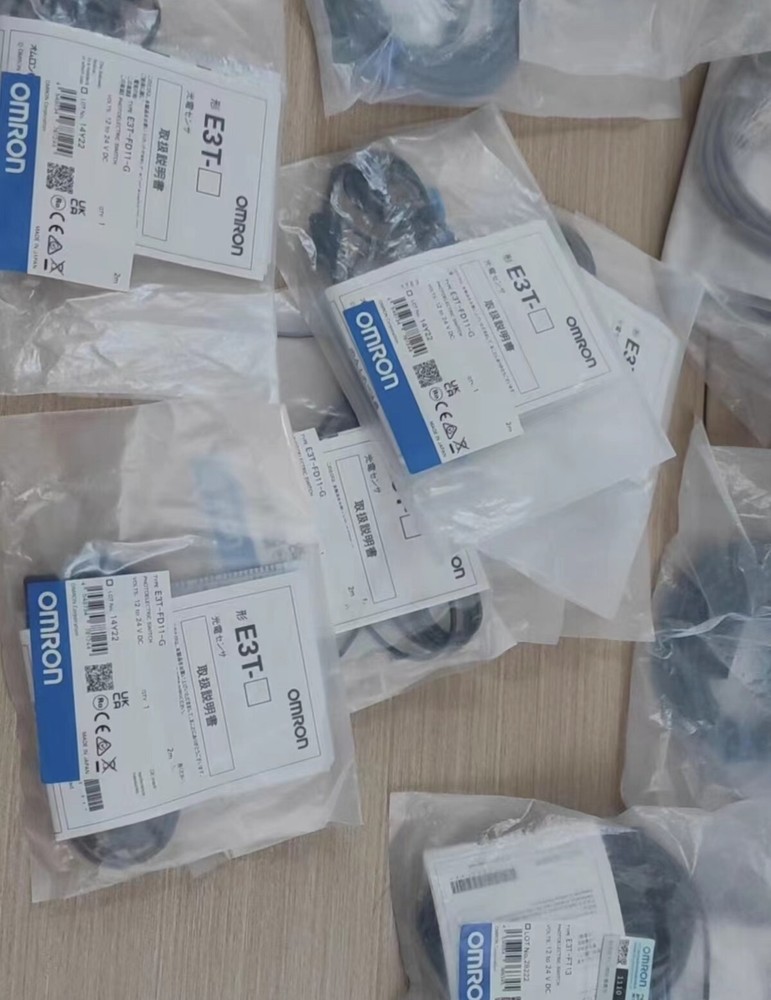 1pcs OMRON E3T-FD11-G 2m switch sensor