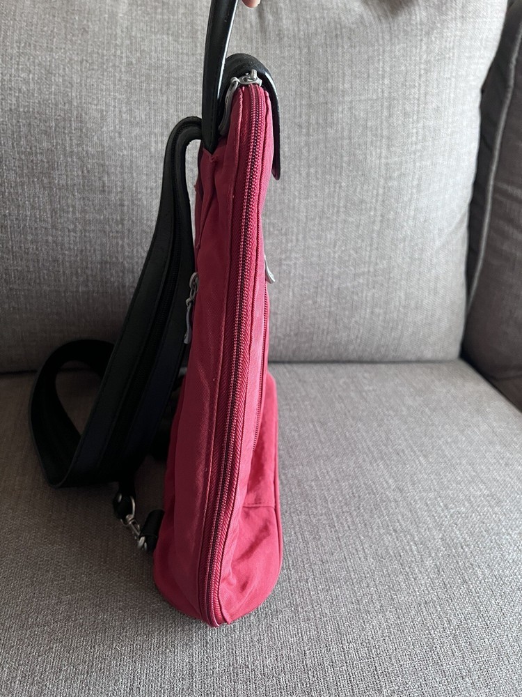 Baggallini Metro Convertible Backpack Nylon Rusty Red. Clean Inside/out