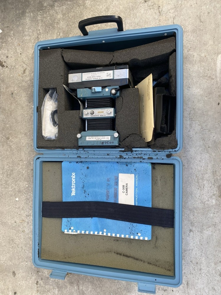 Polaroid Tektronix C-30A Macro Microscope Scientific Camera, Manual, Case
