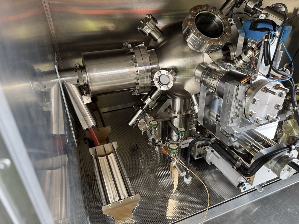 CVT UHV TPD System Temperature Programmed Desorption Vacuum Chamber