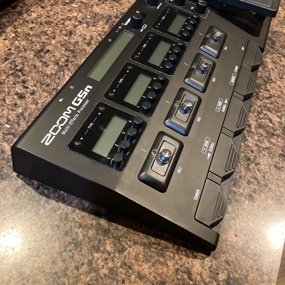 Zoom G5n Multi Effects Processor Effect Guitar FX Pedal EXCELLENT