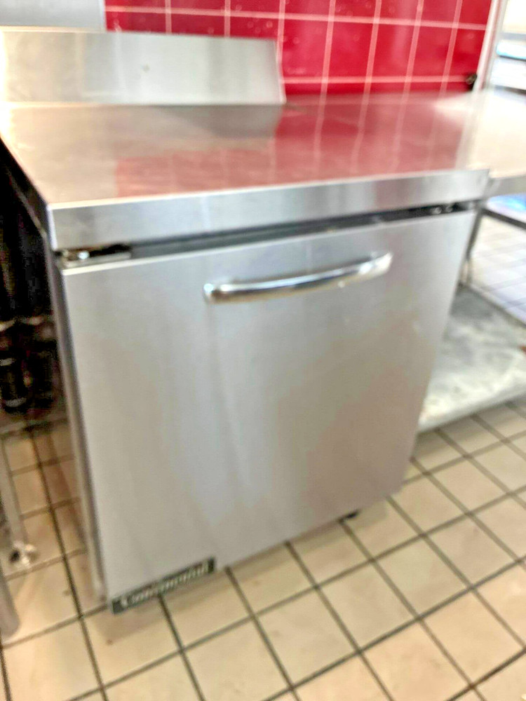 Continental Refrigerator 27" Work Top Refrigerator (single door)