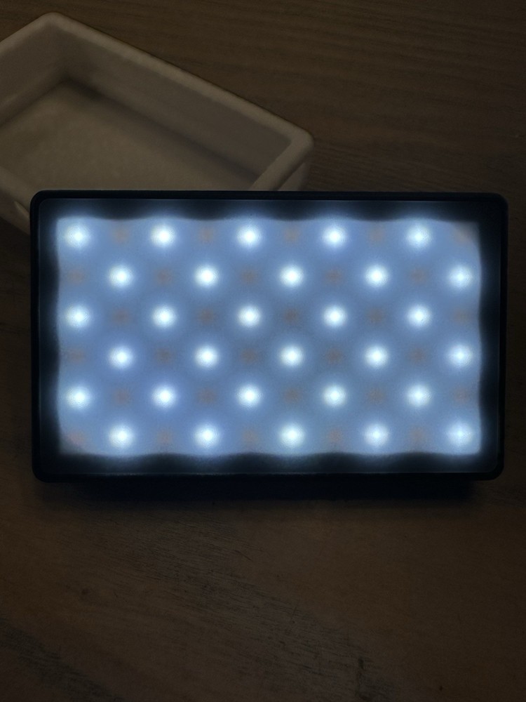 Lume Cube LC-PANELMINI1 5W Bicolor Panel Mini LED - USB C Mini Light Panel