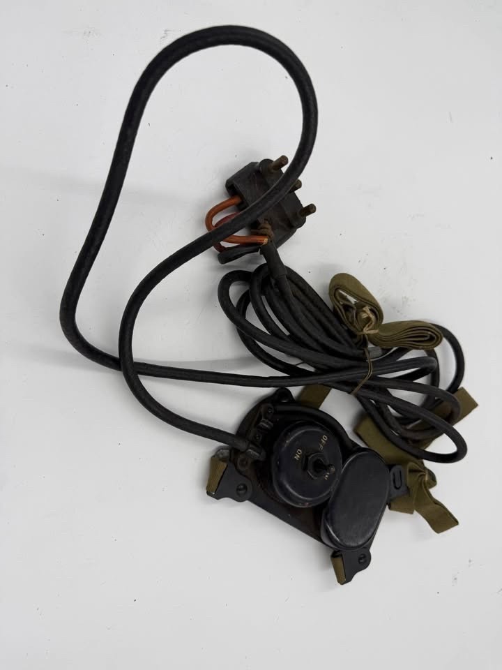 ORIGINAL WWII US ARMY SINGAL CORP T-46 RADIO CHEST TRANSMITTER