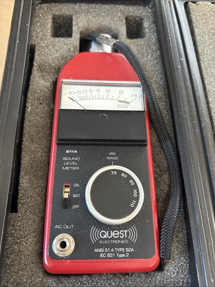 Quest Electronics Model 211A-FS Sound Level Meter Untested Looks Good!
