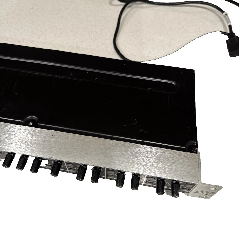 Behringer VX2000 Ultra-Voice Pro Mic Preamp / Voice Processor