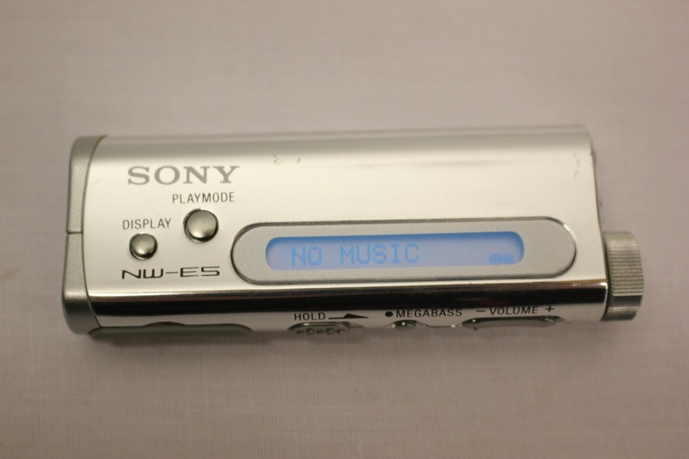 SONY WALKMAN NW-E5 PORTABLE MP3 IC AUDIO PLAYER BUNDLE