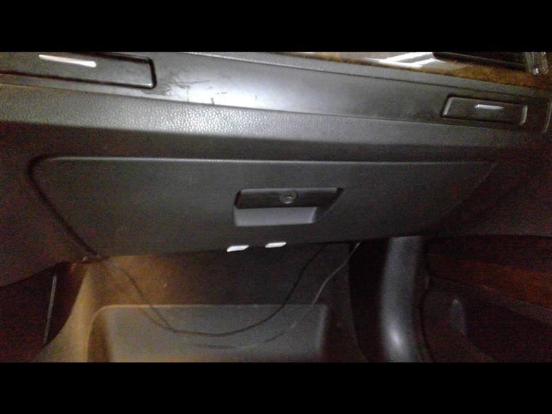 328I      2009 Glove Box 377981