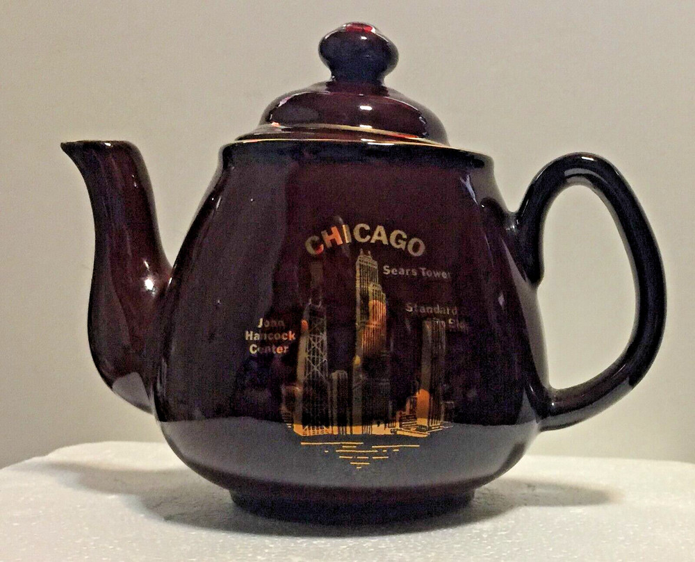 Small Chicago Souvenir Tea pot