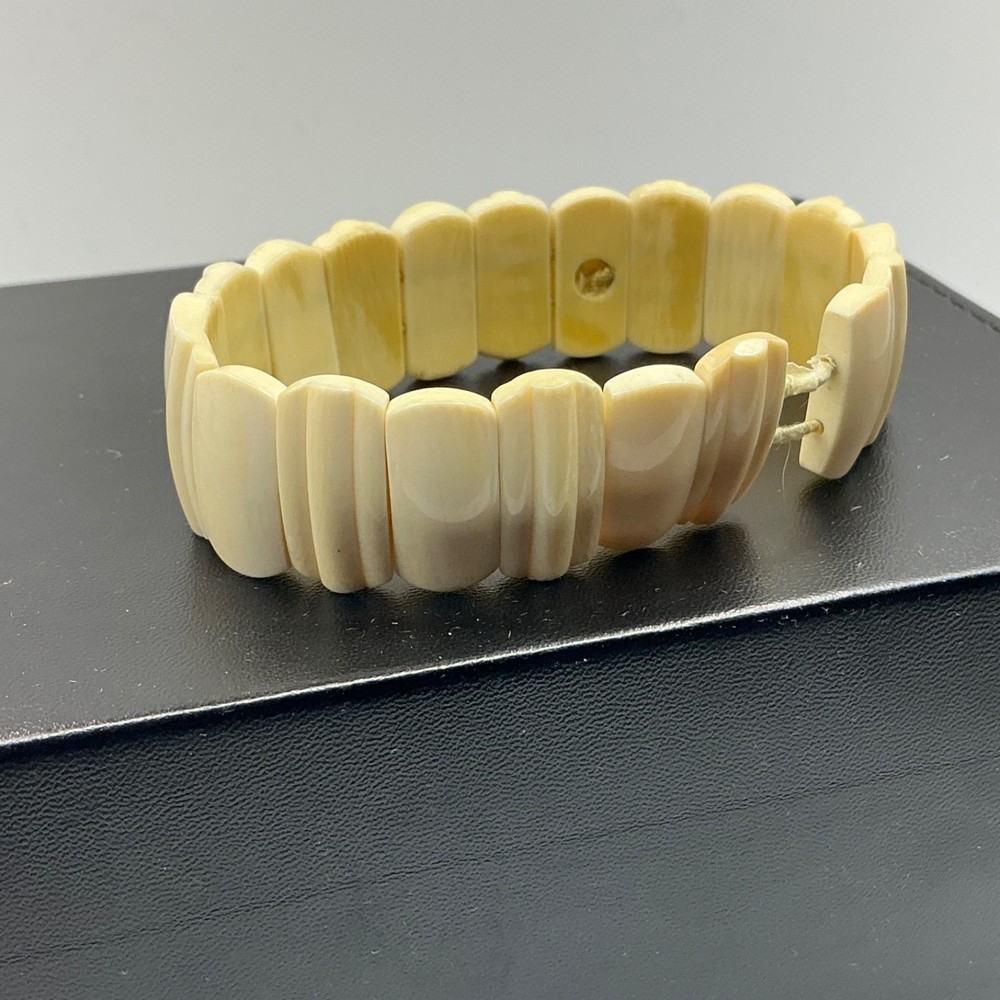 Vintage Bakelite Stretch Bracelet Cream Panel