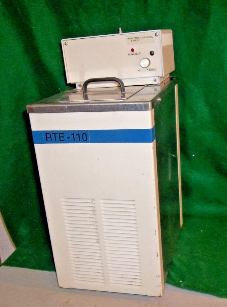 Neslab 900010 RTE-110 Pyrometer Refrigerated Chiller/ Recirculator         9285C