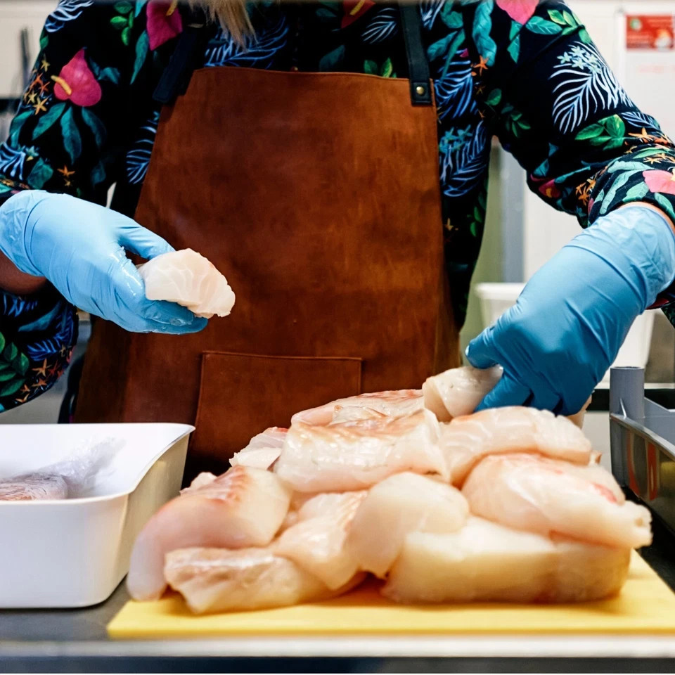 Medical Nitrile Exam Gloves 100 PCs Powder-Free Food-Safe Disposable Glove