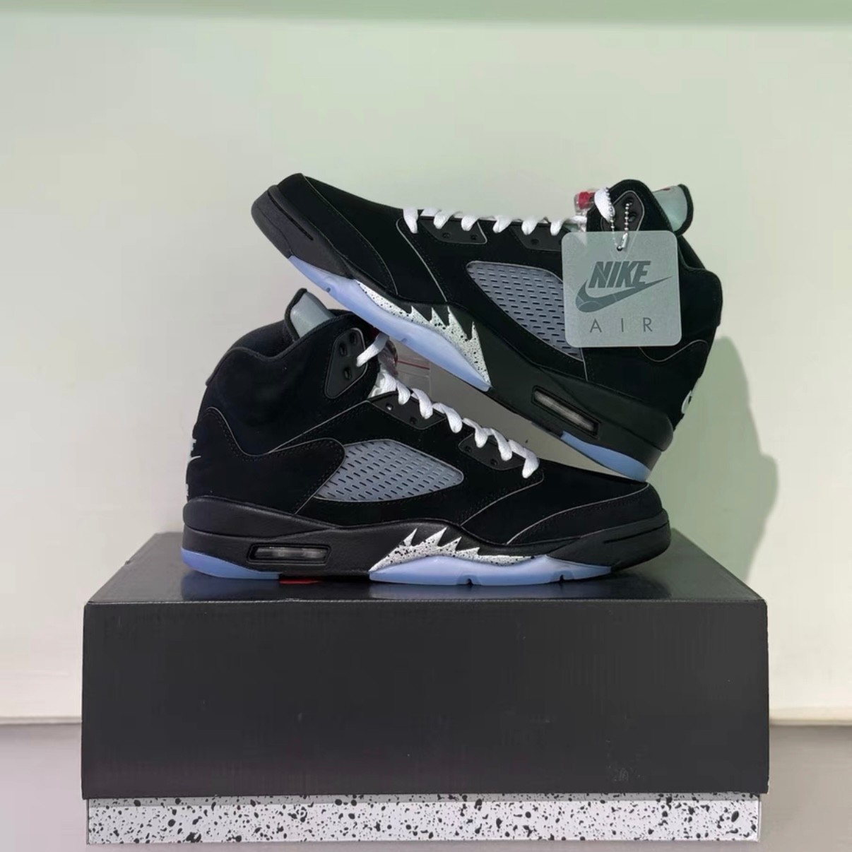Nike Air Jordan 5 "Black Metallic Reimagined" Men's  High Top Basketball Shoes