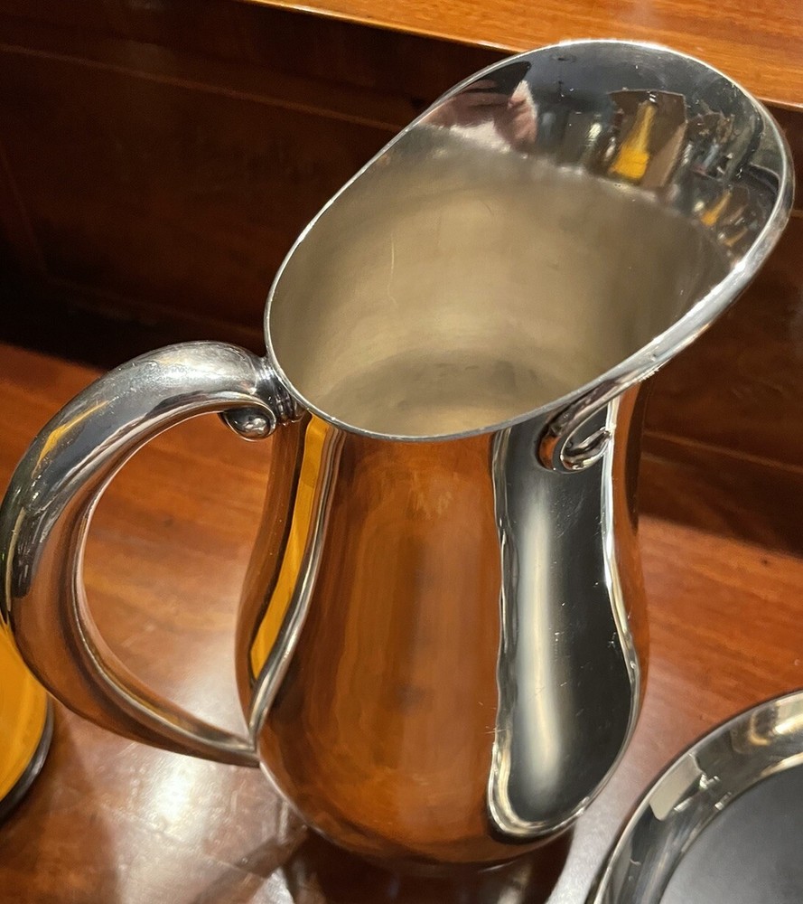 CLASSIC FANCY FOOTED LARGE PITCHER INTERNATIONAL SILVER - SILVER APPLE PATTERN