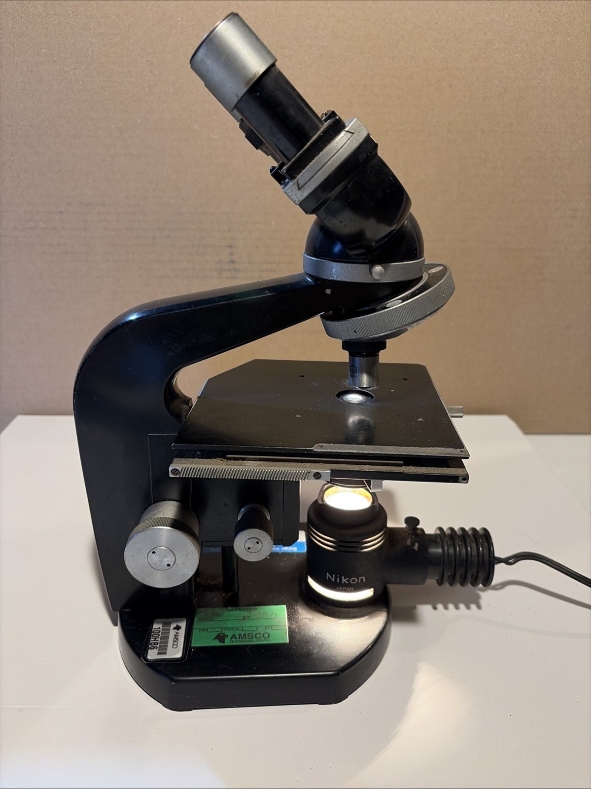 Vintage  Nikon (Nippon Kogaku) 62437 Microscope Missing 3 Lens Light Works