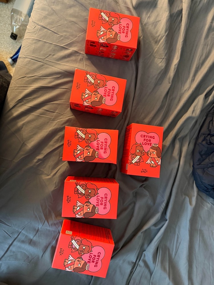 pop mart crybaby crying for love