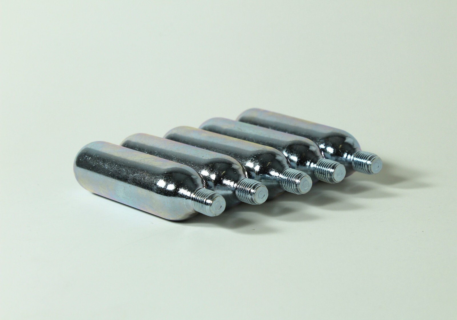 RedRock 16g Threaded CO₂ Cartridges (20-Pack) with Bicycle Tire Inflator