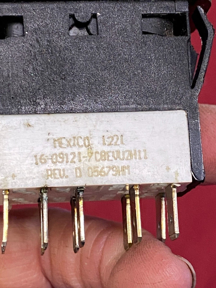 PETERBILT SWITCH, ENGINE OVER RIDE MAN , AUTO 16-09121-7C8EVU2H11