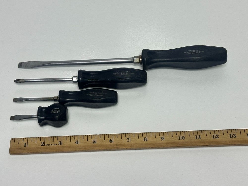 Snap-On Tools USA 4pc Black Handle Screwdriver Set Lot, (3) Flat & (1) Phillips