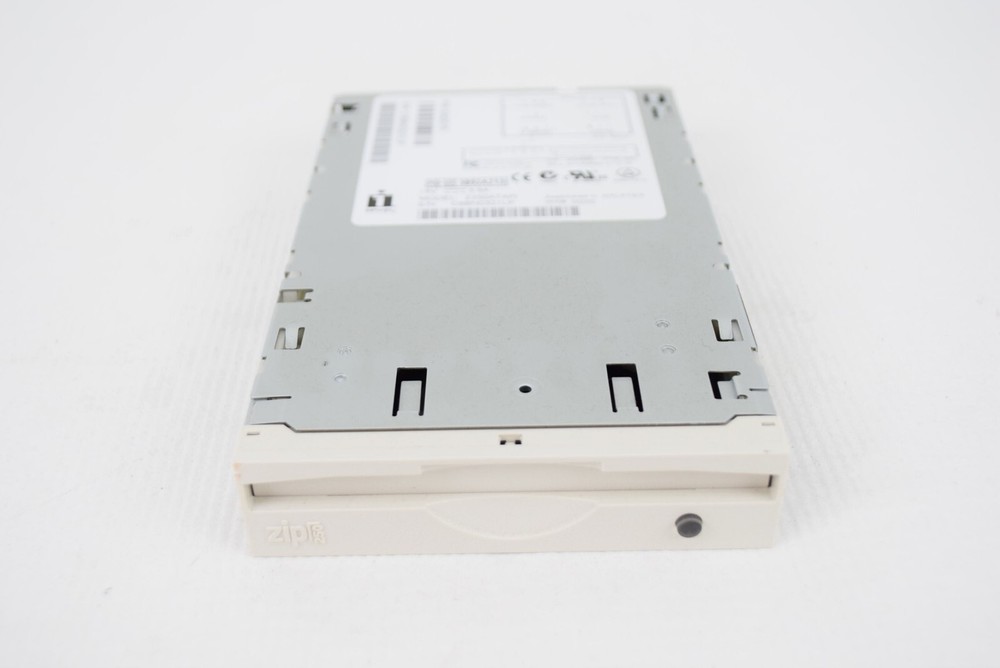 Zip250 Z250ATAPI Internal 250 MB Drive White