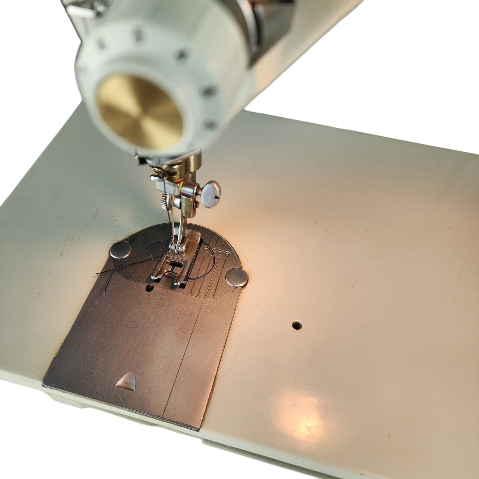 Singer 620 GOLDEN TOUCH SEW Deluxe Zig Zag Sewing Machine w/ Pedal & Case WORKS