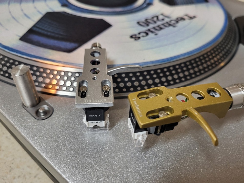 Technics SL1200Mk2 Turntable - Refurbished and Fully Functional