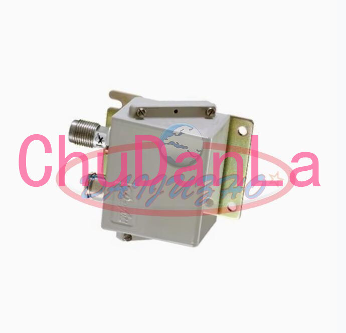 1PCS NEW Danfoss 084G2114 Pressure Transmitter Sensor