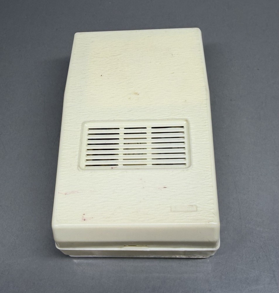 Vintage Kingston Solid State Transistor Radio ~ Works ~ With Case