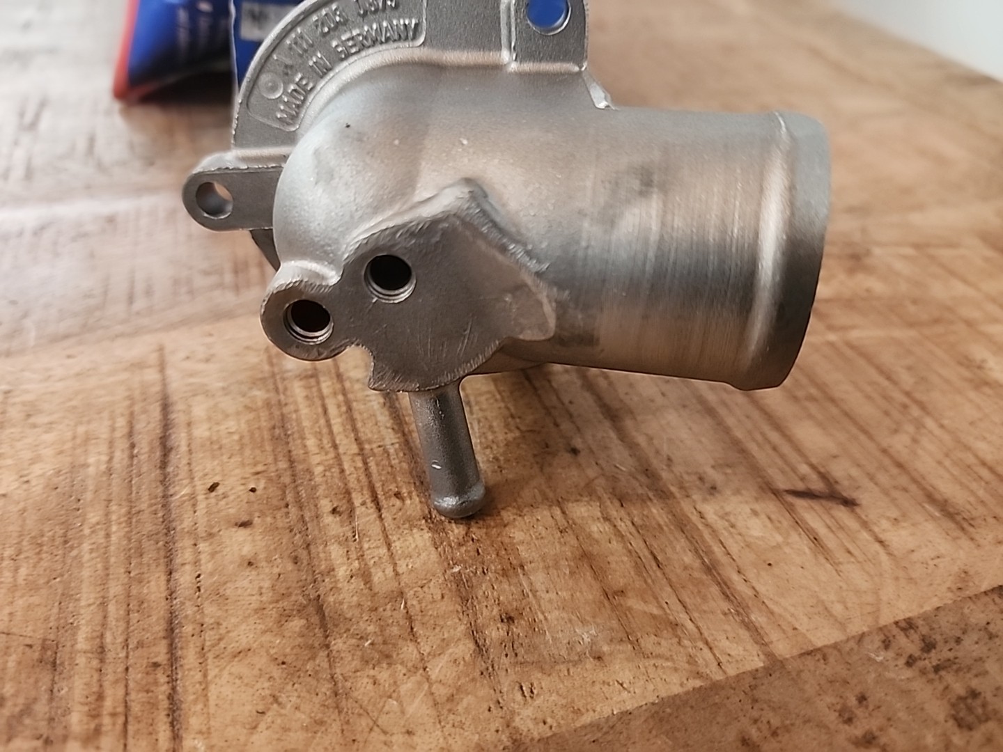 OEM 1112030875 Engine Coolant Thermostat Housing Assembly for Mercedes-Benz C180