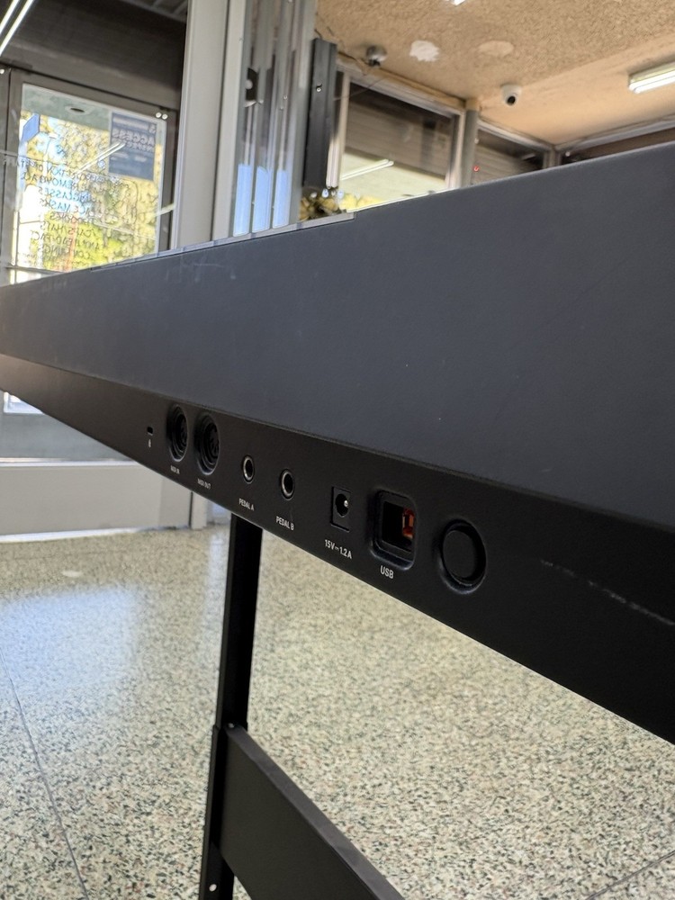 Native Instruments Komplete Kontrol S88 MK2 Keyboard