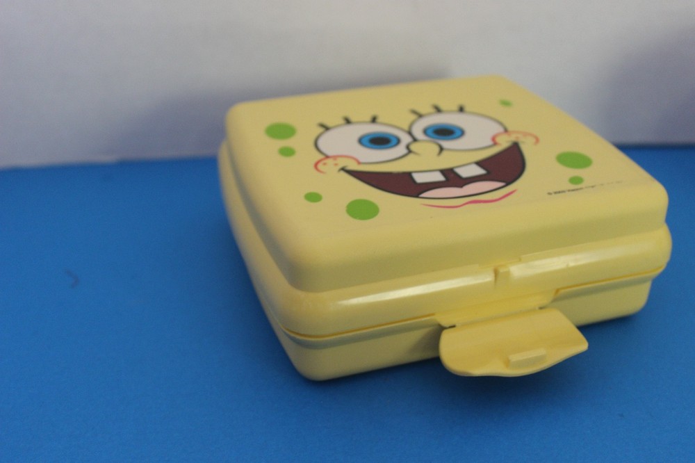 Tupperware Square SANDWICH KEEPER~SpongeBob~Eco friendly~One-Piece Hinged Design