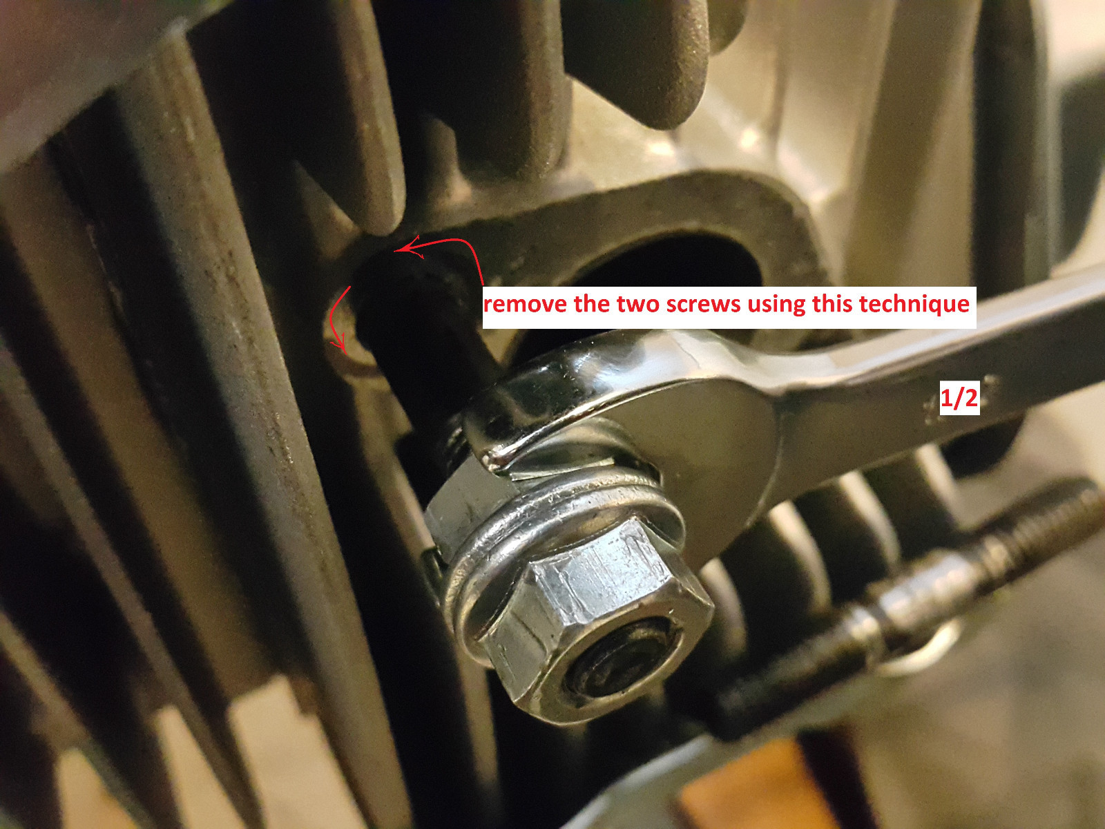 Stainless steel elbow exhaust port : Predator 301, 420. Honda GX 240, 270, 390.