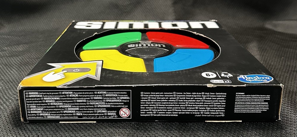 Hasbro Simon Electronic Handheld Game Ages 8+ Classic Memory Sealed Circa 2020