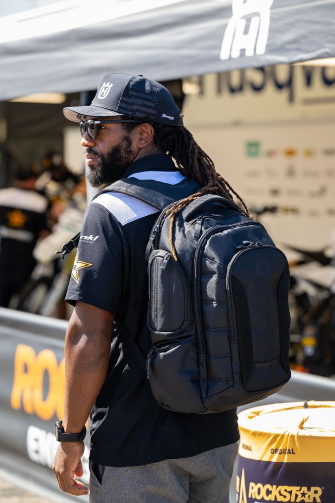 OGIO Squadron 2 Backpack Black - Durable and Spacious with Laptop Compartment