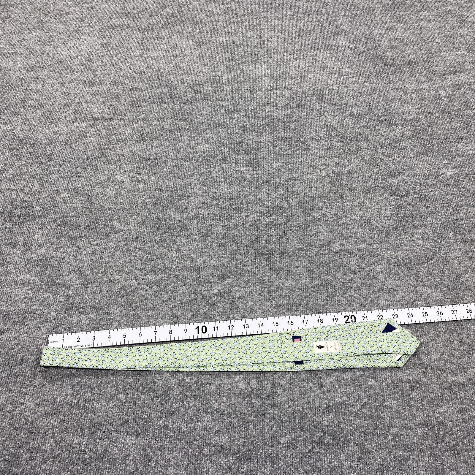 Vineyard Vines Tie Boys Youth Green Star Geometric 100% Silk Necktie USA