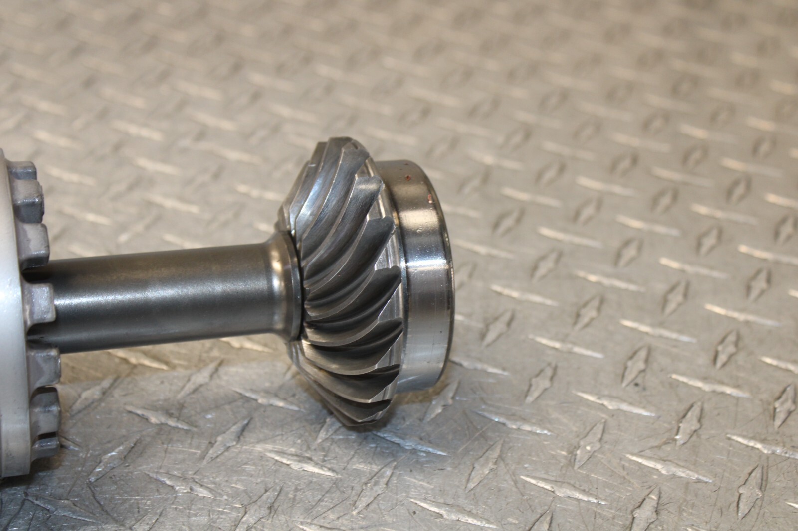 21 / 24 Polaris RZR Pro XP XP4 Turbo S Transmission Gear Case Pinion Gear Shaft