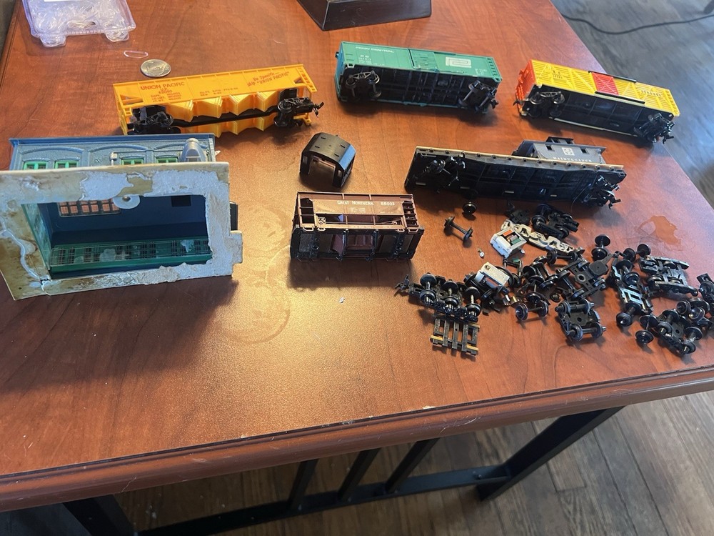 Tyco Mix Train Car Lot