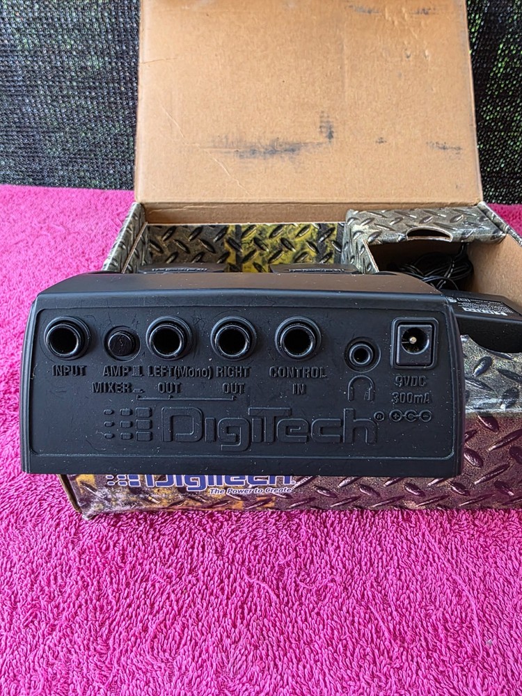 DigiTech RP70 Modeling Guitar Processor With AudioDNA 2 DSP