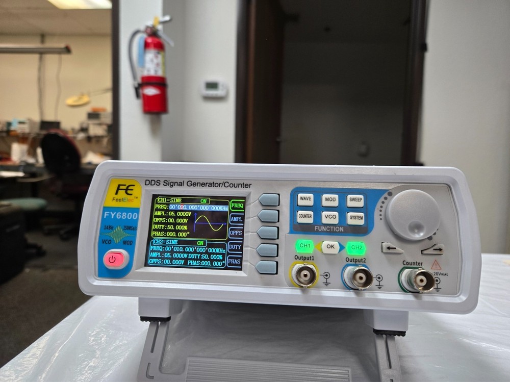 FeelElec FY6800 Dual Channel Function/Arbitary Waveform Generator