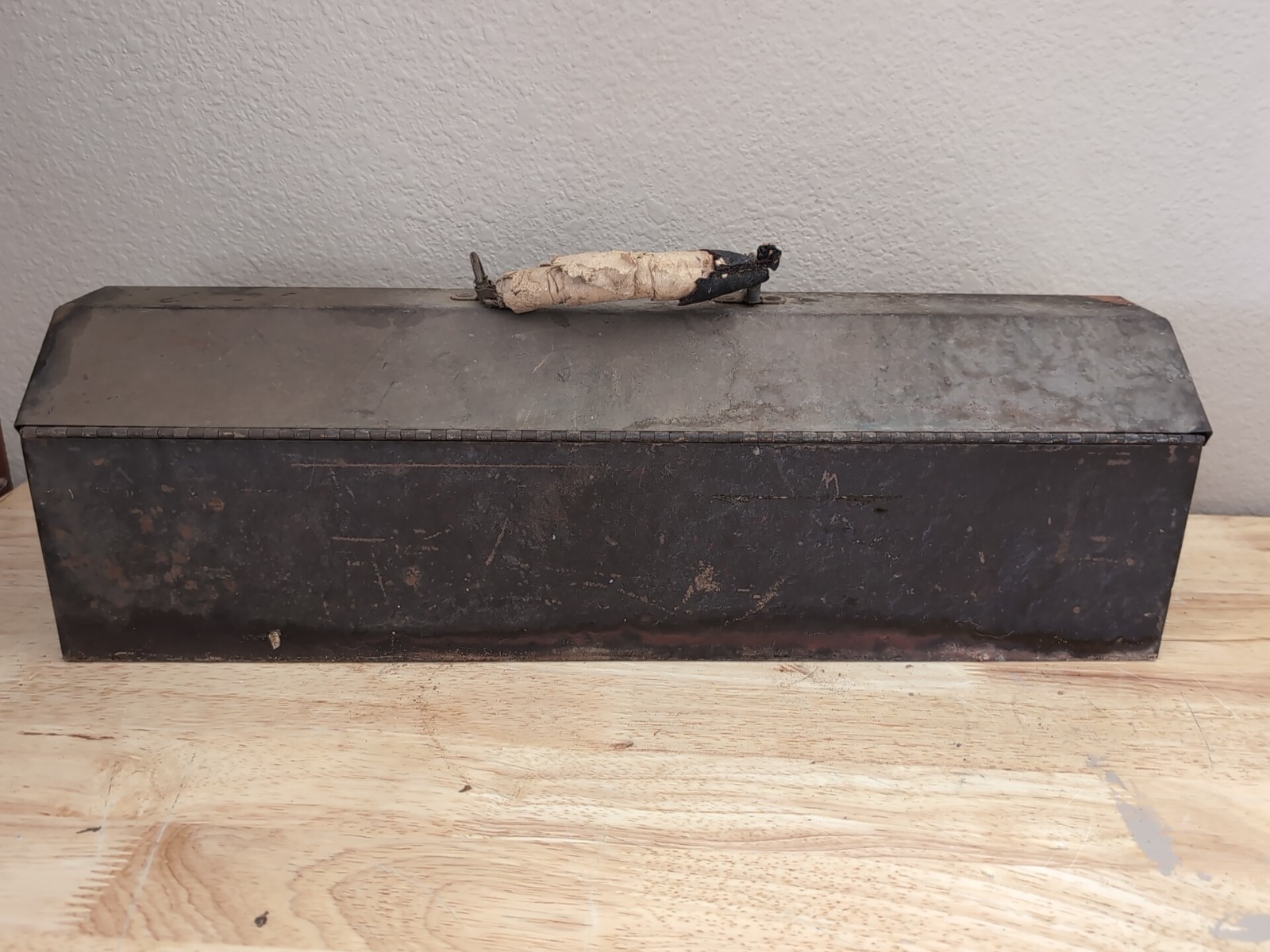 1930s Western Giant Tools Western Auto Supply Tool Box w/ Tray Leather Handle