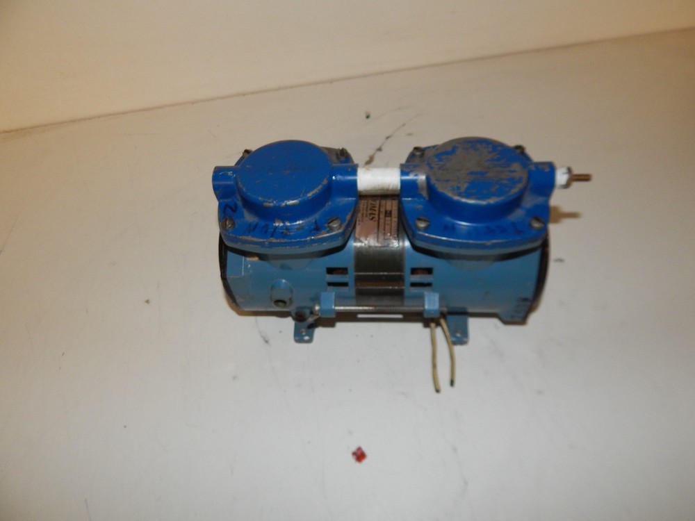 THOMAS INSTRUMENTS MODEL 2107CA18676TFE-1 PUMP (SQS41)