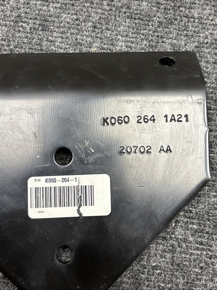 KENWORTH K060-264-1 BRACKET-STEP