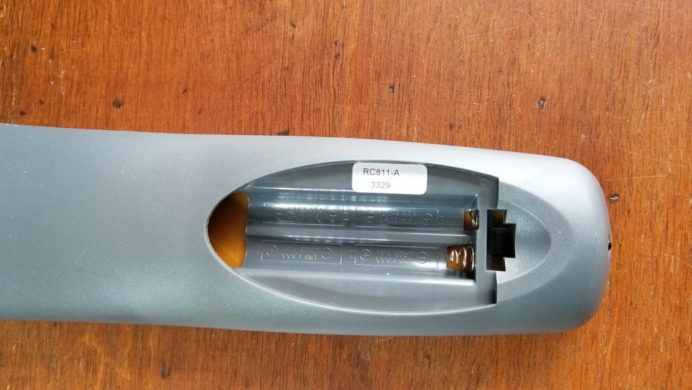 RCA Universal Remote Control with Display RC811-A 3329 TESTED